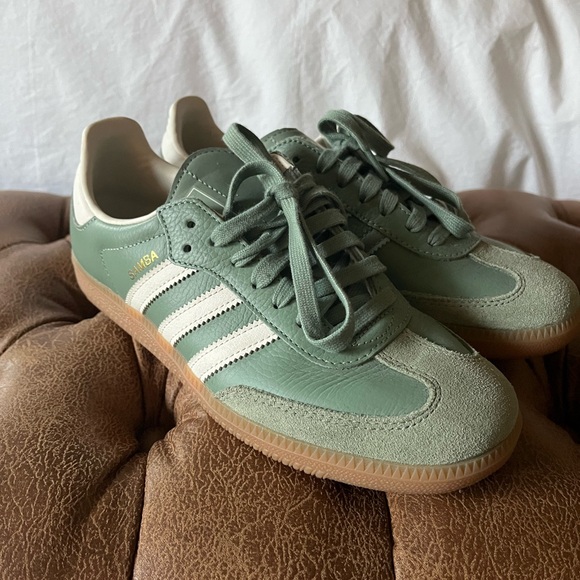 ONLY WORN ONCE…Light Green Adidas Sambas - Picture 3 of 6